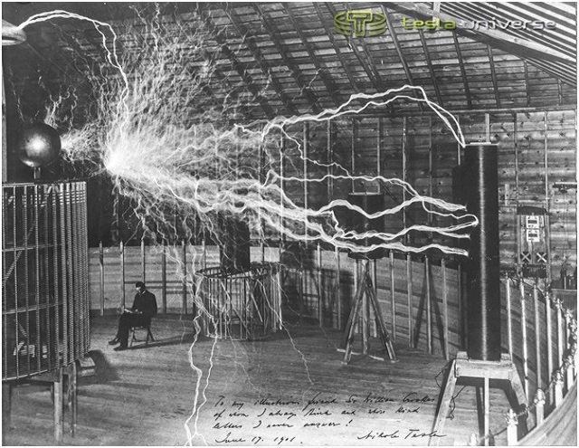 Nikola Tesla Wardenclyffe Kulesi İçinde